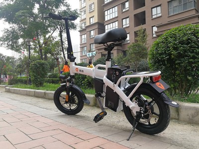 使用比较雅迪电动车f3和v3哪个好,入手雅迪电动车f3和v3区别是