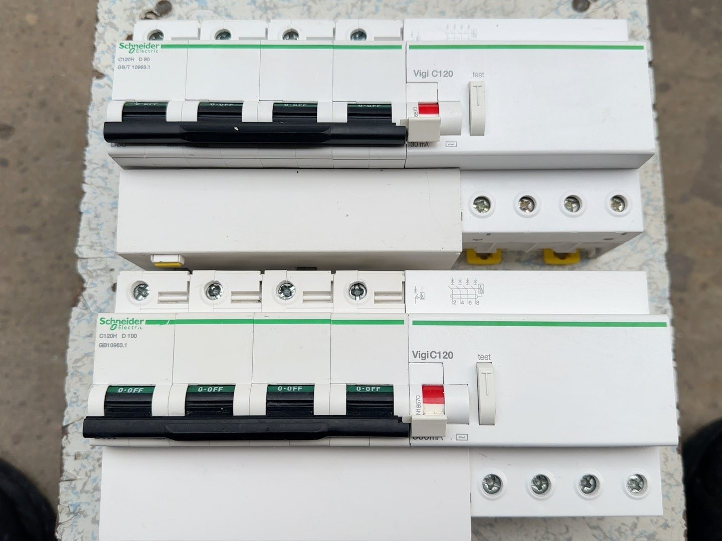 施耐德漏电保护断路器 C120H D系列