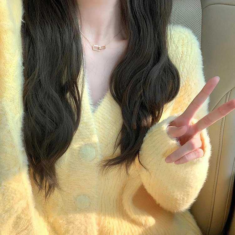 鹅黄色软糯设计感毛衣外套女春秋季温柔慵懒风韩系仿水貂针织开衫