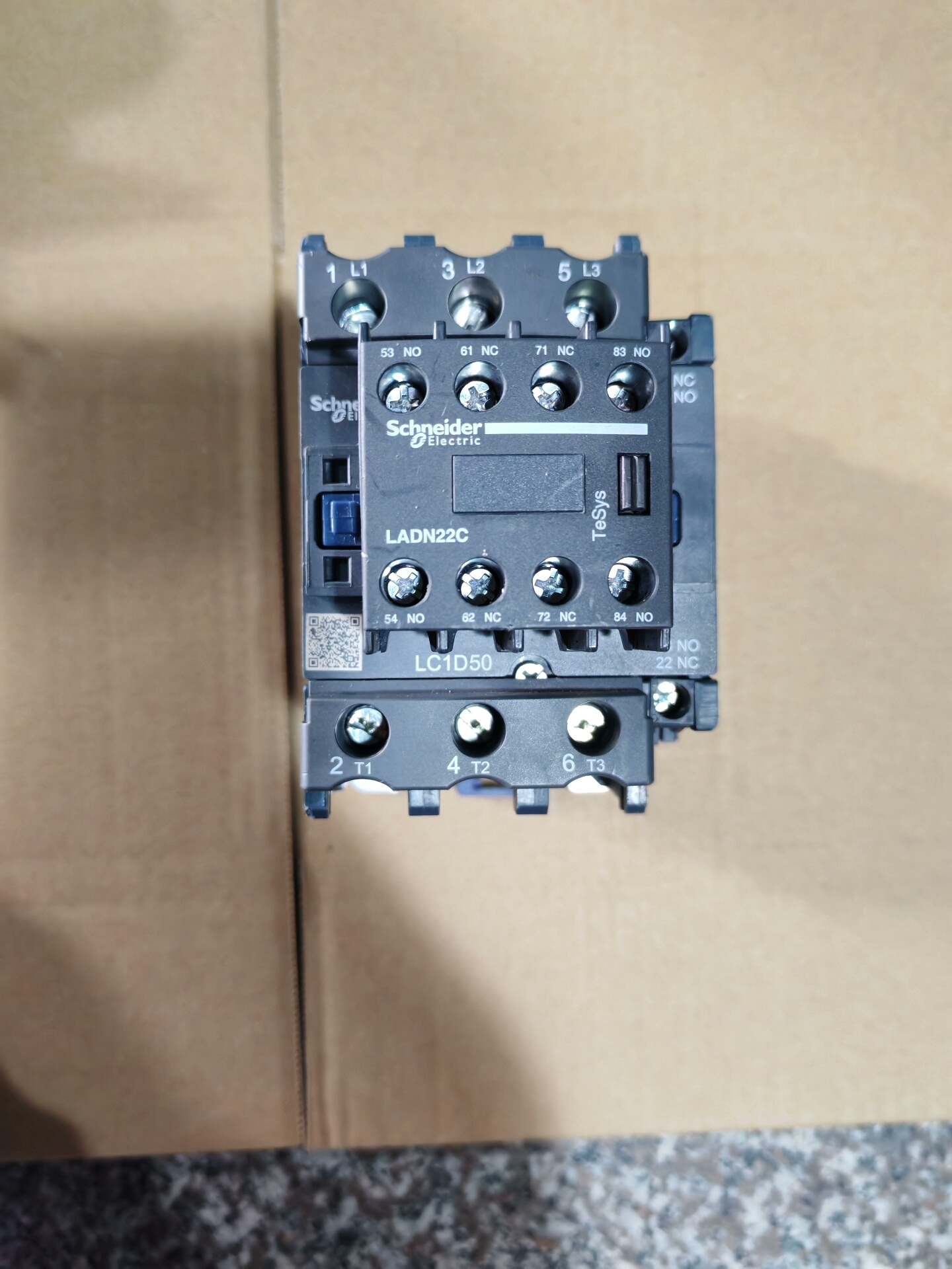 施耐德接触器LC1D50M...C   380V