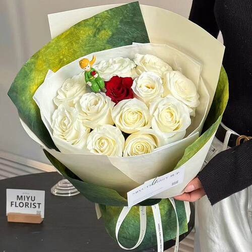 小王子白玫瑰花束鲜花快递同城配送北京上海杭州生日花店送男友