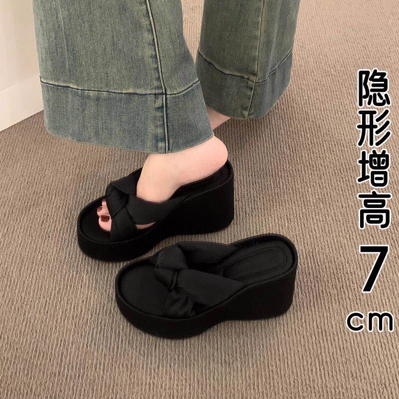 香港真皮厚底坡跟拖鞋女夏外穿2026新款爆款小个子增高跟沙滩凉鞋