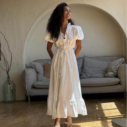 White dress short sleeved V-neck lace up long skirt