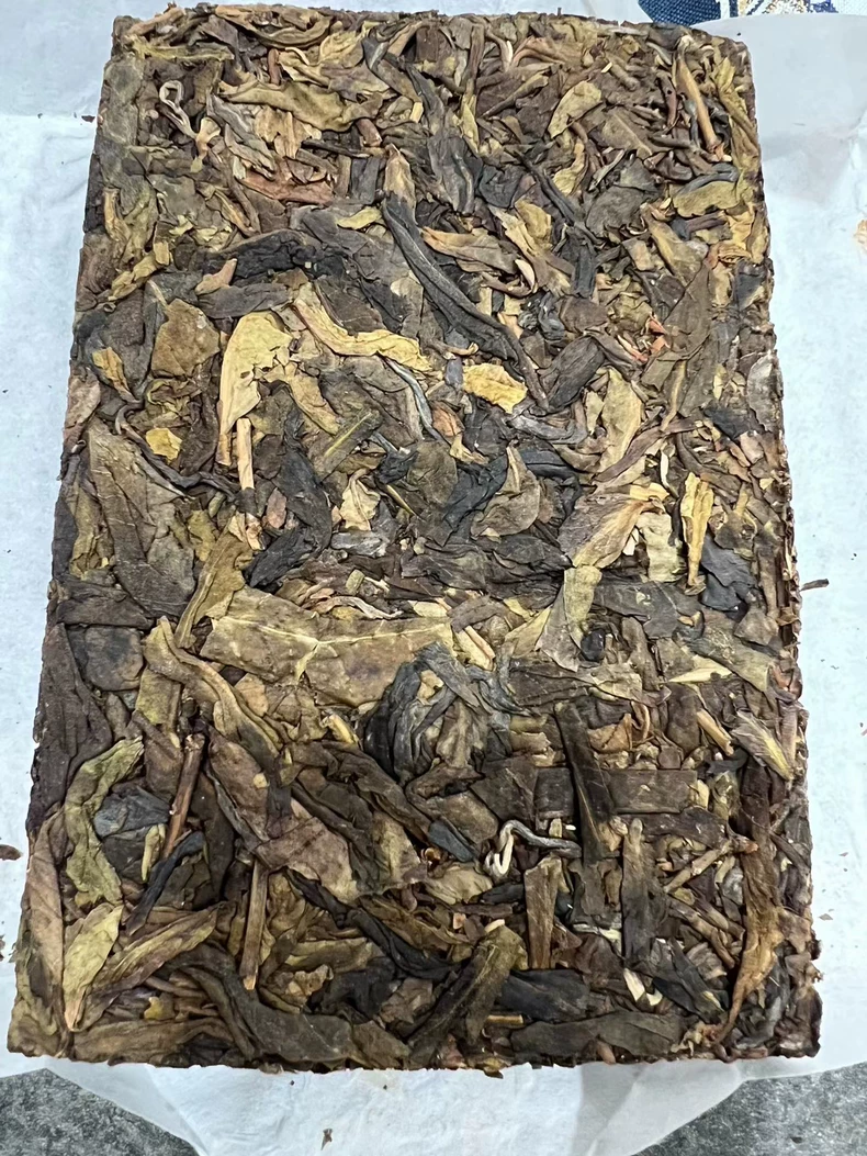 2012年冰島老寨黃金葉磚 500克一磚 頭春古樹老茶 普洱茶 BUASHOP普洱老茶