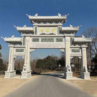 石牌坊村庄加大尺寸三门石雕牌坊花岗岩石雕牌乡村石牌楼