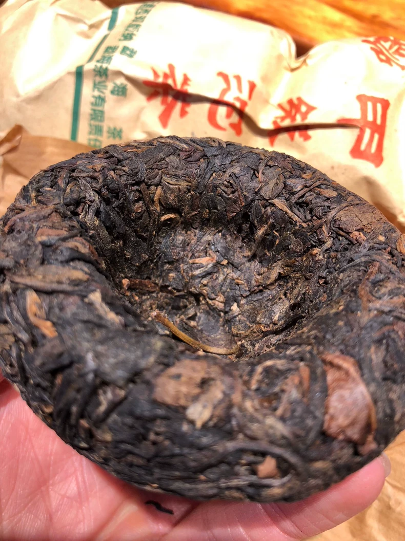 2001年猛海傣文甲級沱茶，無R標老生茶沱！ 普洱茶 BUASHOP普洱老茶