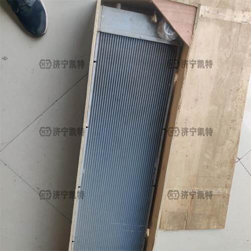 小松挖掘机PC200/210-8M0配件 水散热器20Y-03-46110发动机水箱