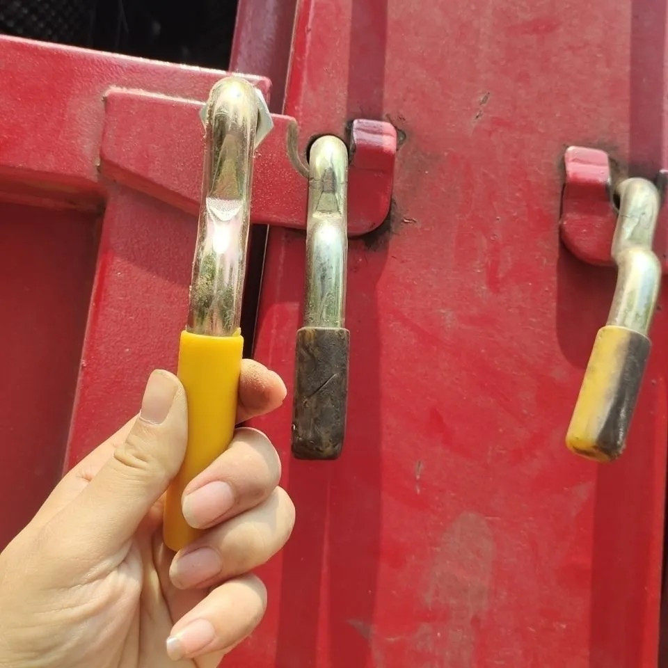 皮卡货车车厢锁扣电动三轮弹簧手扣箱货门把手挂钩 栏板扣搭钩勾