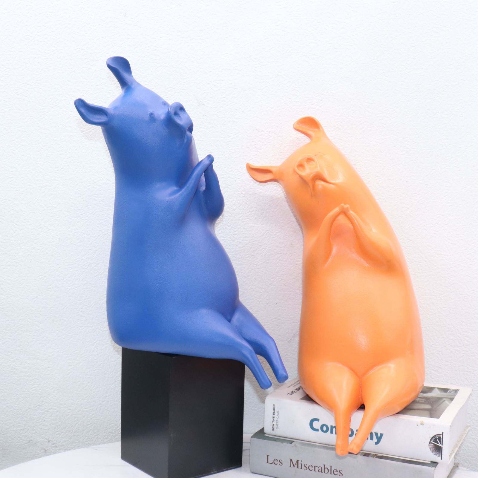 现代简约样板间儿童房书房抽象小猪桌面雕塑摆件创意软装工艺饰品