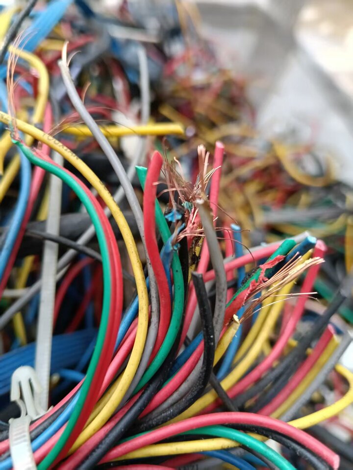 3月25日岳阳市处置设备拆解杂线一批约1100公斤网络拍卖公告