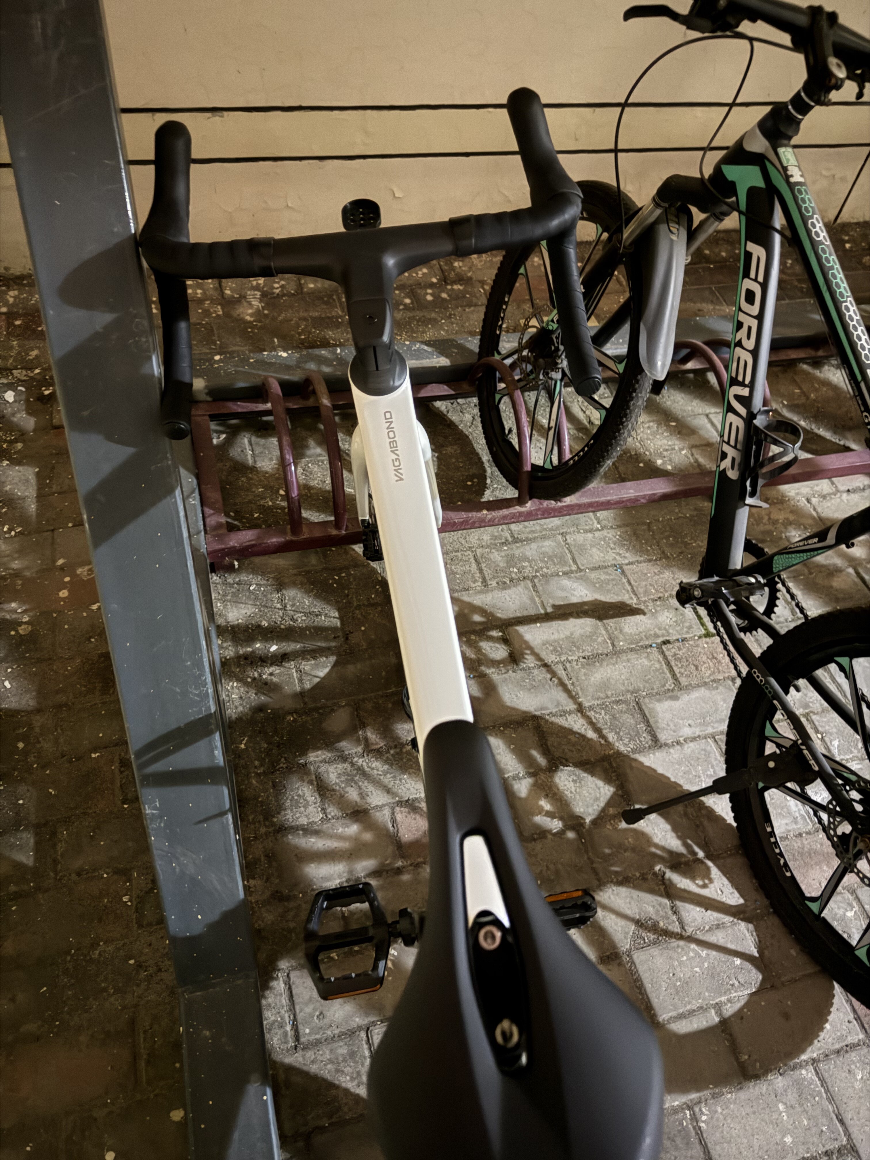 Карбоновый шоссейный велосипед BROSS Vagabond 5 Plus Shimano 105 R7120 12s эндуранс photo review