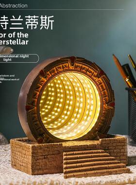 跨境新品电影收藏星际之门发光树脂工艺品装饰品创意小摆件