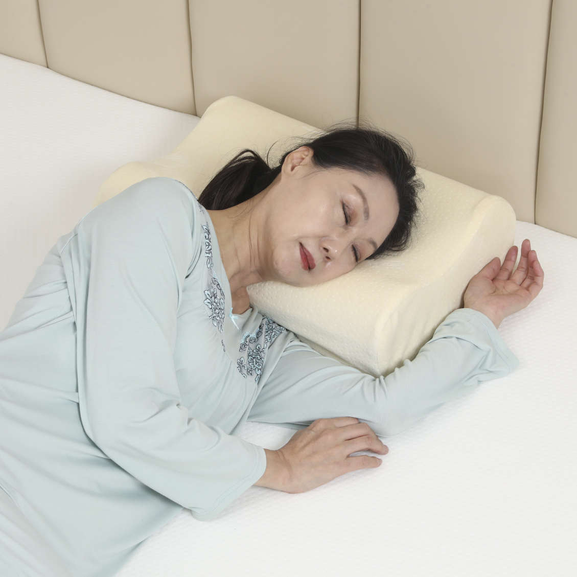 中老年颈椎牵引睡眠枕头加高硬枕头单人家用高枕床上三角腰垫腰枕