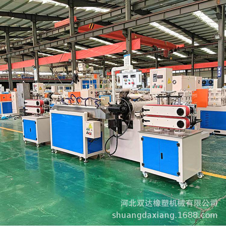 厂家供应复合橡胶管挤出机汽车油箱到发动机的输油管生产设备