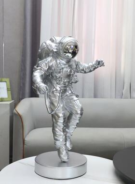 现约航创1081意宇员落地大型太空人雕塑摆件客厅电视柜家代居装简