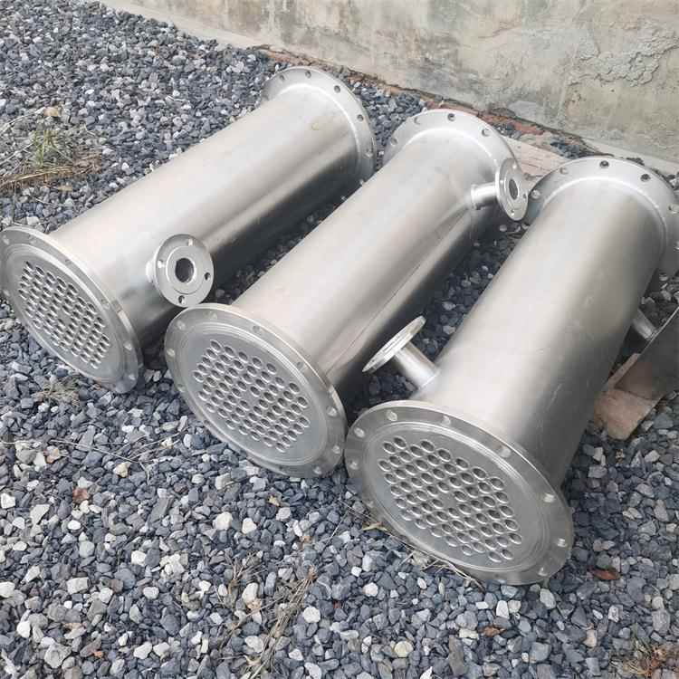 厂家直供304不锈钢换热降温设备冷凝器列管式喷淋壳管换热器