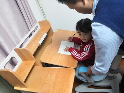 中沪爱童榉木学习桌怎么样?用后一周讲一讲感受