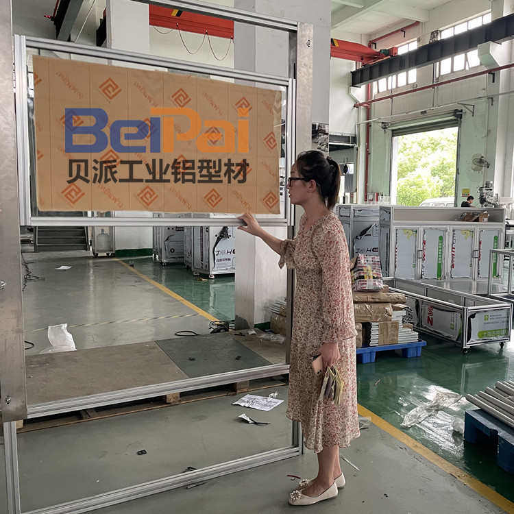 专业设计手动式升降门链轮防护门非标装配设备钣金外框架设计