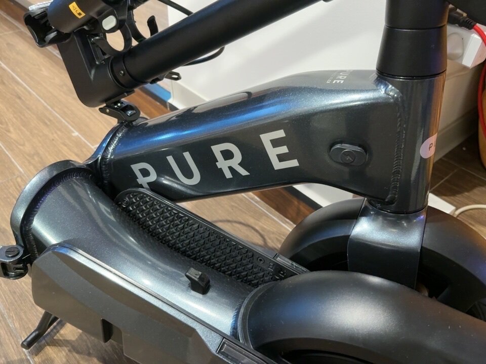 Электросамокат PURE ELECTRIC S010/S008m: Умный Складной Самокат для Города. Пиковая мощность 710 Вт, запас хода до 50 км, IP65 водонепроницаемый, как у пилотов F1. Идеален для городских поездок photo review