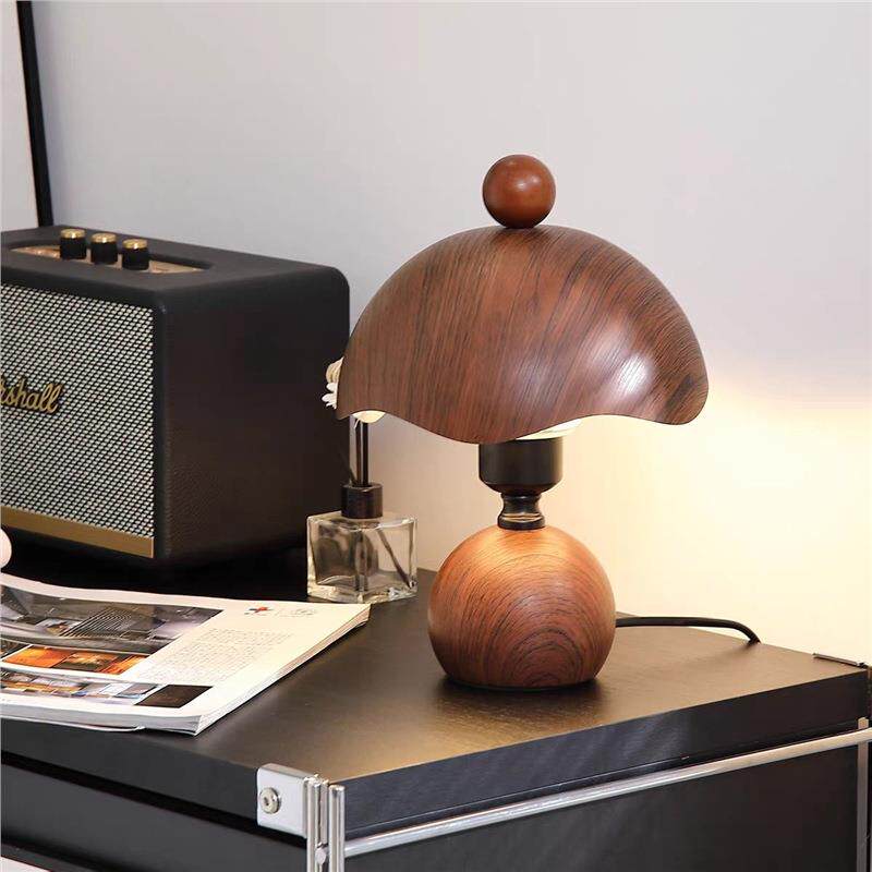 2026新款蛋壳台灯卧室高级感轻奢床头主卧复古桌面