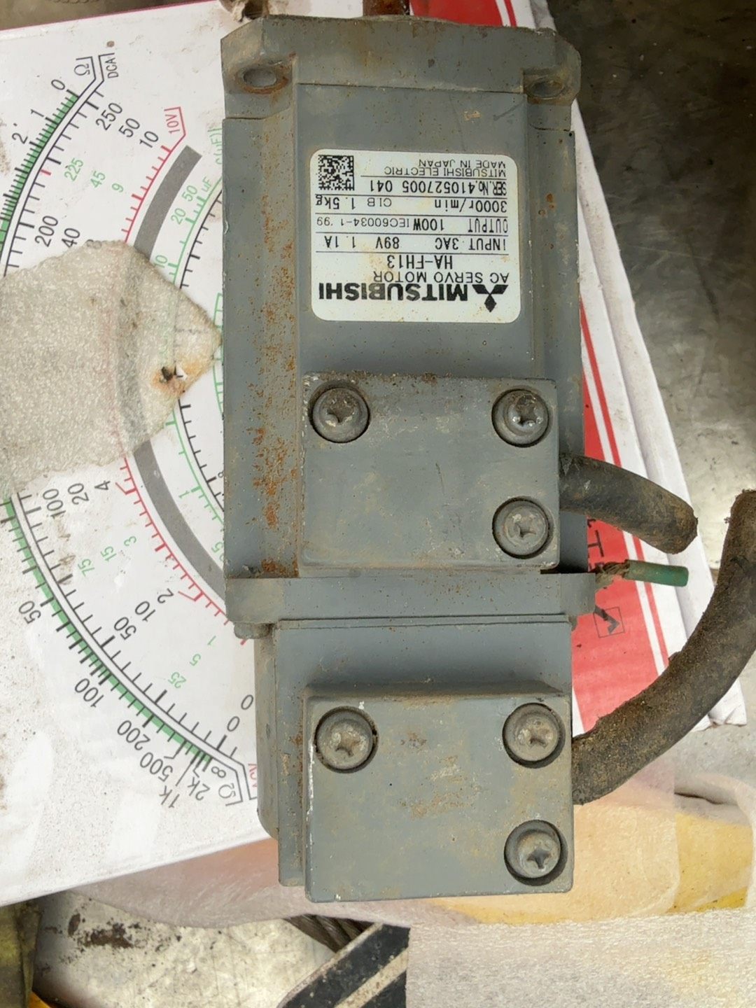 三菱伺服器电机HA-FE13，实物拍摄，成色如图，功能包好