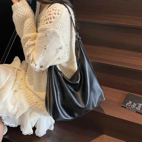 新品大容量包包女洋气百搭2026新款复古单肩斜挎包简约上课通勤托