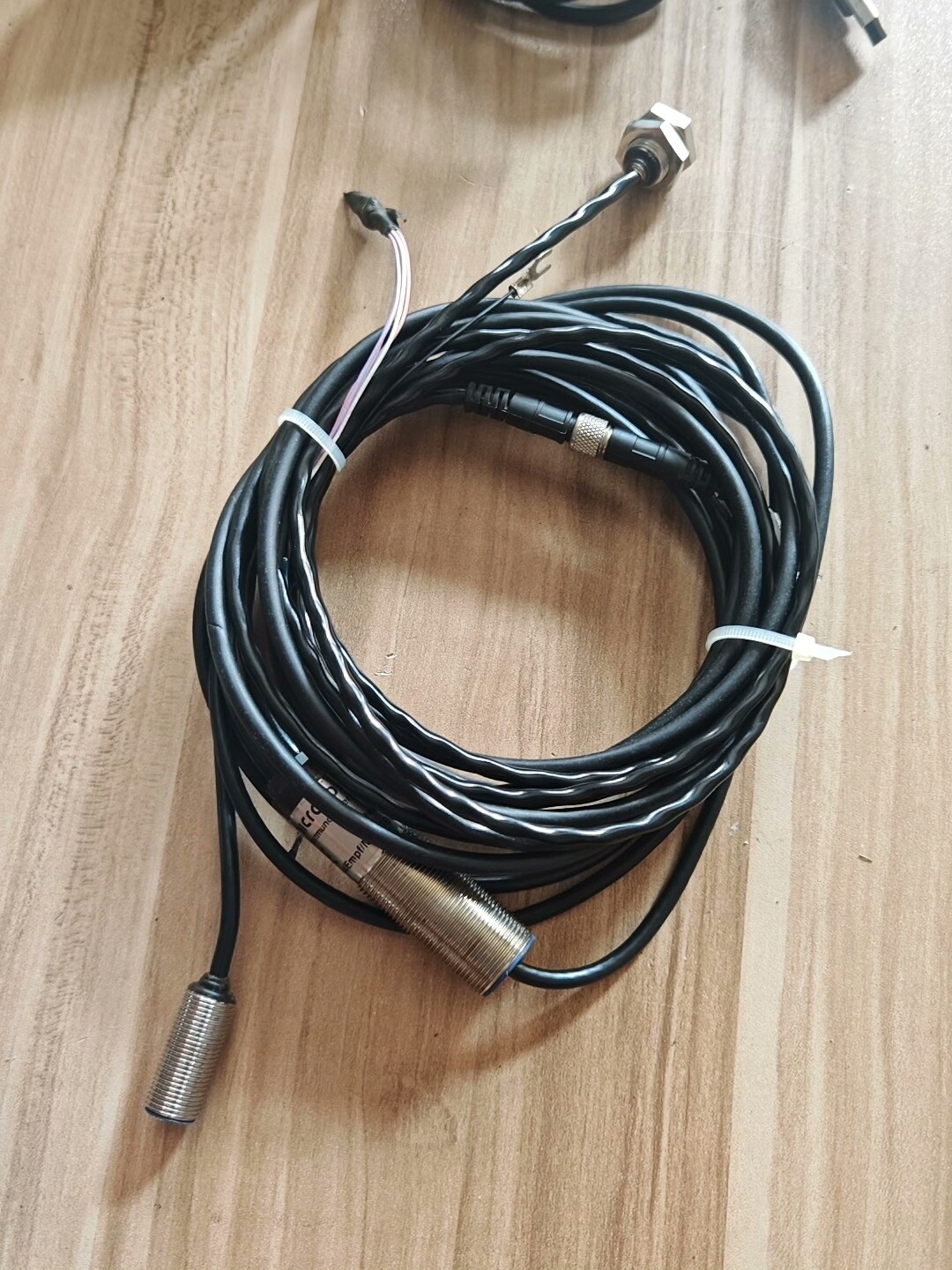 威声双张超声波传感器dbk+4/Empf/M12/3BEE/