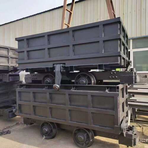 大容积自动复位耐用翻斗运输车MCC2.5-6单侧曲轨侧卸式矿车