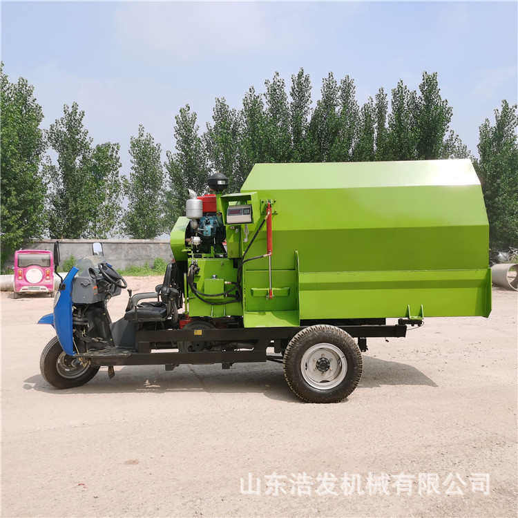 牛羊养殖场饲草撒料车全自动三轮双边喂料车饲养场料槽抛草车,畜牧/养殖物资,养殖保温灯,淘宝优惠券,粉丝福利购,淘宝优惠卷