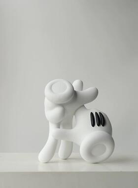 现代简约树脂植绒动物人物卡通儿童房公仔摆件雕塑家居酒店样板间