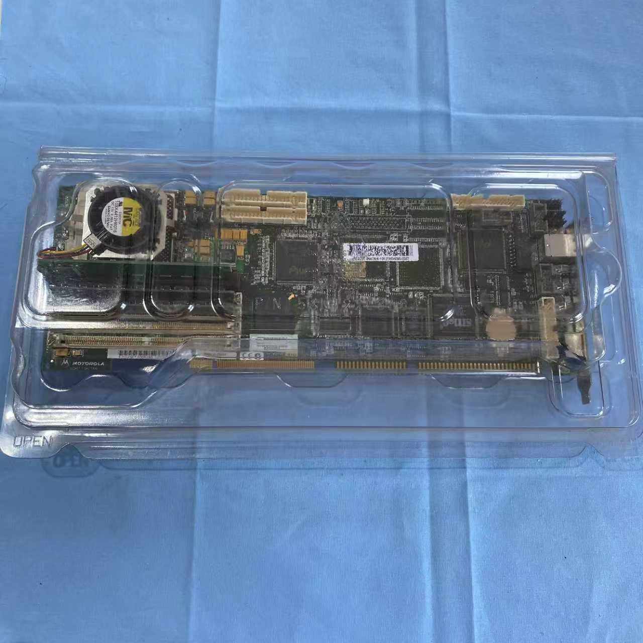 摩托罗拉工业主板，型号3HAC3616-1，带散热风扇，完整
