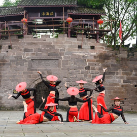 女子群舞山灵舞蹈裙傣族，舞蹈演出服装，中国风民族服饰鱼尾裙大摆裙