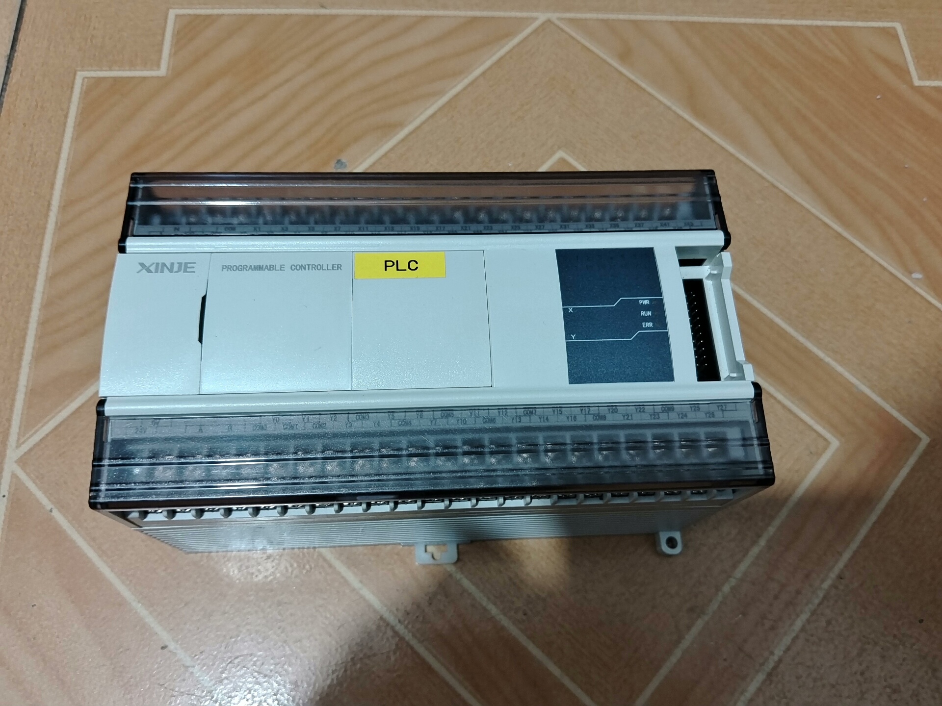 信捷PLC XD5-W60T6-E，功能正常，成色为实图