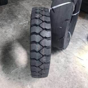 1000 825 20尼龙工矿轻卡货车轮胎 900 矿山载重耐磨750