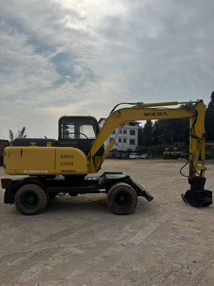 1月12日贺州沃尔华90轮式夹木机网络拍卖公告