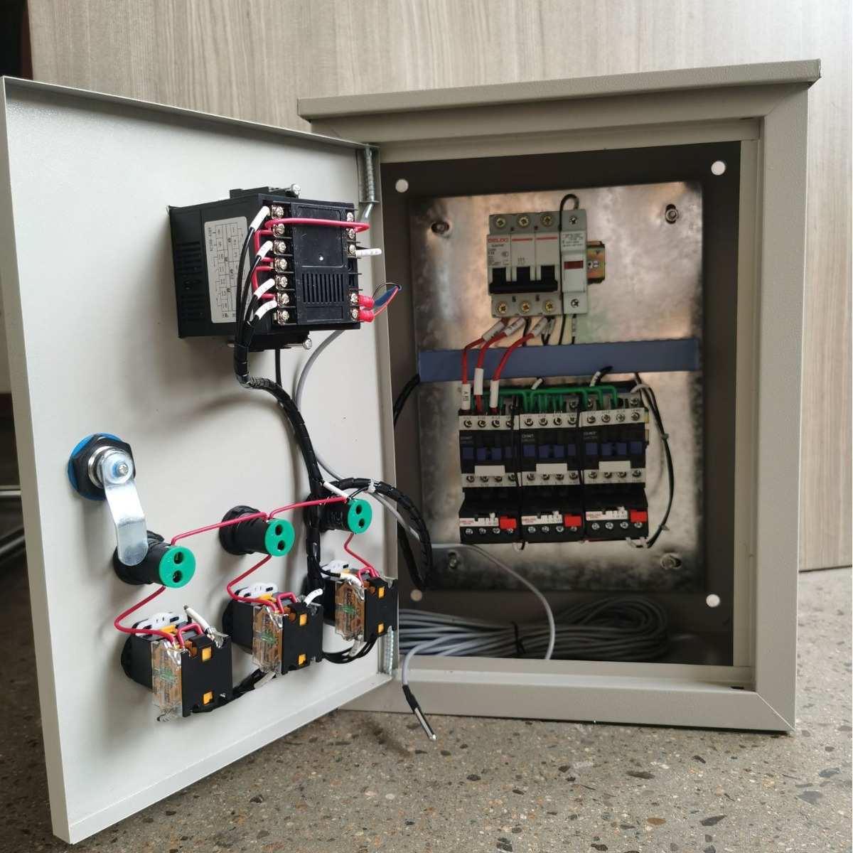 养殖温控箱 全自动可调温工业风机控制器 温室大棚智能环配电箱