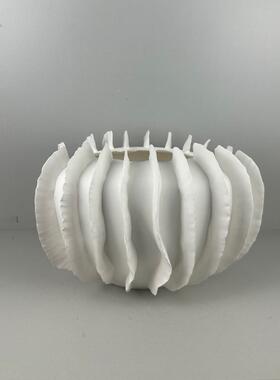 现代简约手工白色陶瓷摆件花器软装创意设计家居客厅桌面酒店样板