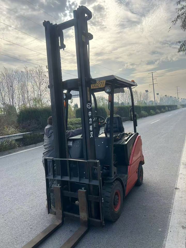 12月8日扬州委托处置诺力牌电动叉车一台.载重2吨,起升4.5米,1300小时,锂电池网络拍卖公告