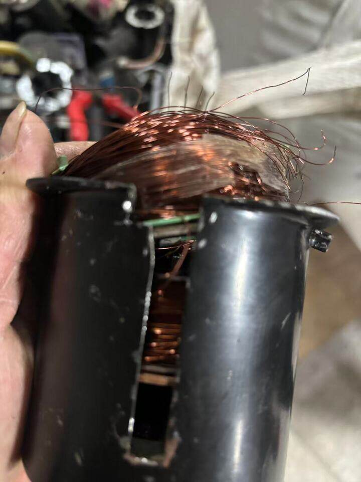 4月22日岳阳市处置废旧小变压器和杂电机约7.3吨打包网络拍卖公告