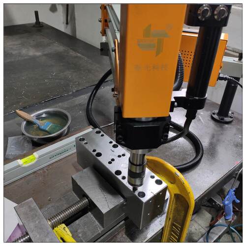 全新悬臂数控攻丝机电动自动螺纹D-16W高效智能触摸屏一体机