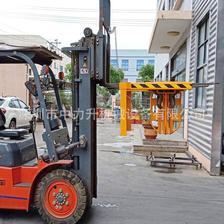 叉车四油桶夹具吊具塑料桶铁桶叼口式吊夹行车油桶吊具搬运吊夹