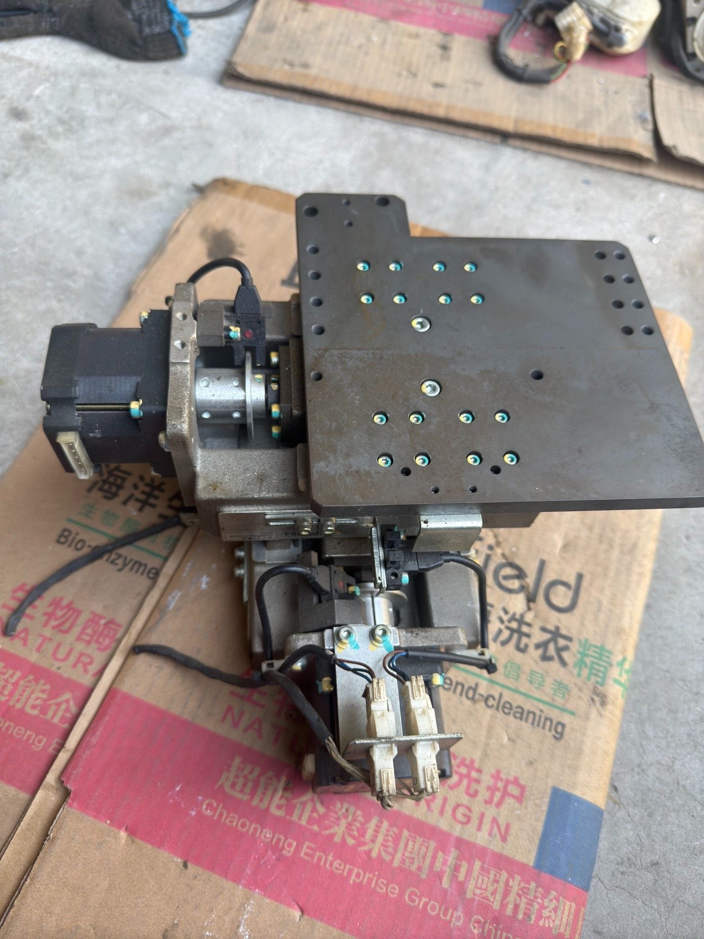 拆机日本小精密十字平台。成色如图用到的老板来拍