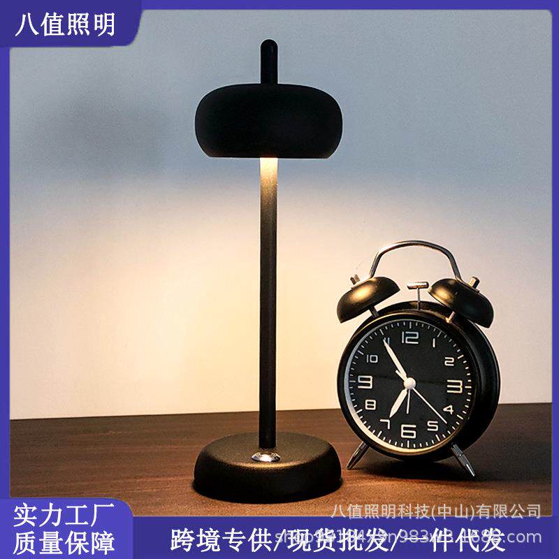 跨境新品简约美式LED暖光充电复古酒吧餐厅创意装饰卧室台灯