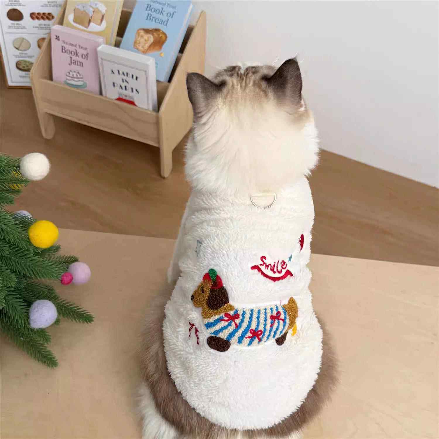 猫咪冬天衣服可牵引毛绒衫布偶猫银渐层蓝猫幼猫宠物保暖两脚绒衣