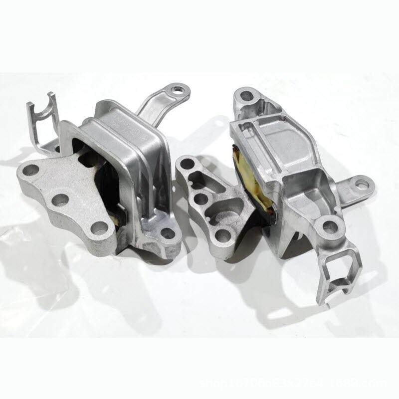 上汽大通G50发动机支架机脚胶支架大通G50发动机胶垫右前吕机脚胶