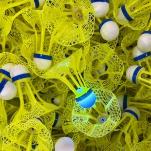 内置LED晚上尼龙球发亮发光羽毛球不易烂夜用成人高弹力高颜值