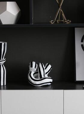 现代简约黑白饰条摆纹绳结树脂件样板房卧Z15062室书房客厅关家居