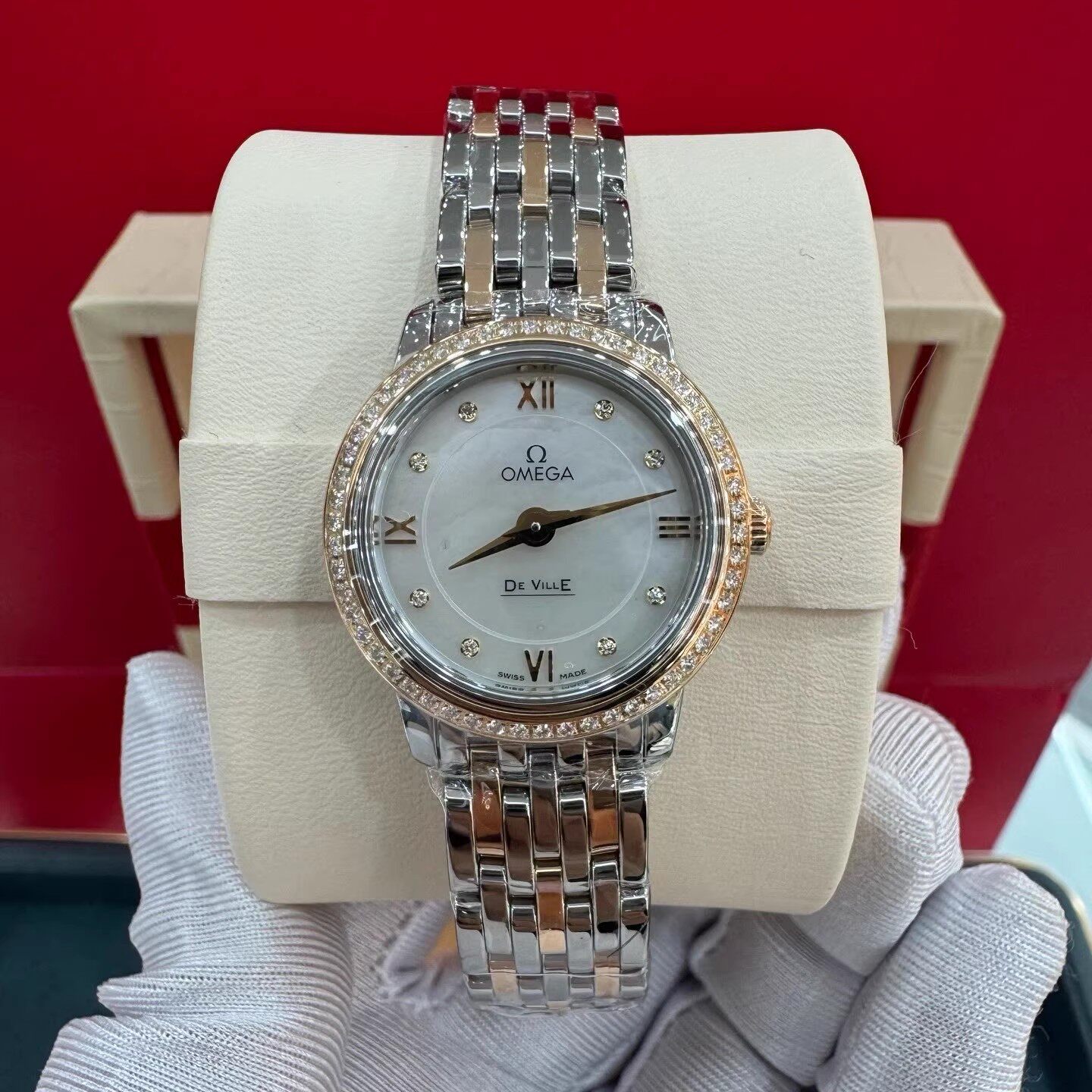 9.8新欧米茄碟飞手表女款玫瑰金原钻石英腕表424.25.24.60.55.002