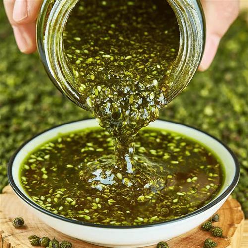 曾浩琪正宗传统特色辣椒酱、特色香菜拌面酱、麻辣辣茂菜调味料、