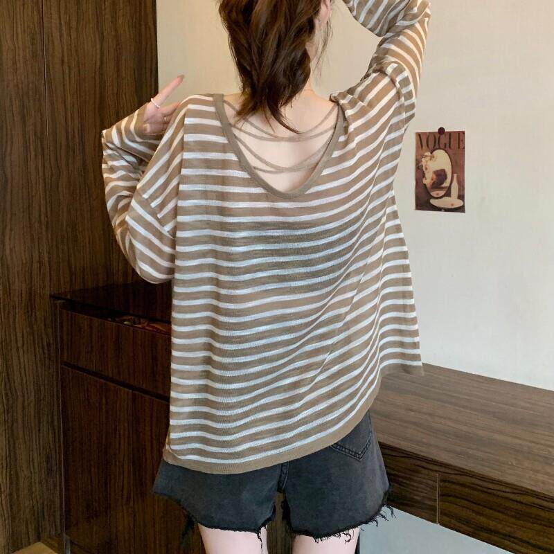条纹冰丝针织防晒衫女薄夏款大尺码mm显瘦设计感后背镂空上衣罩衫